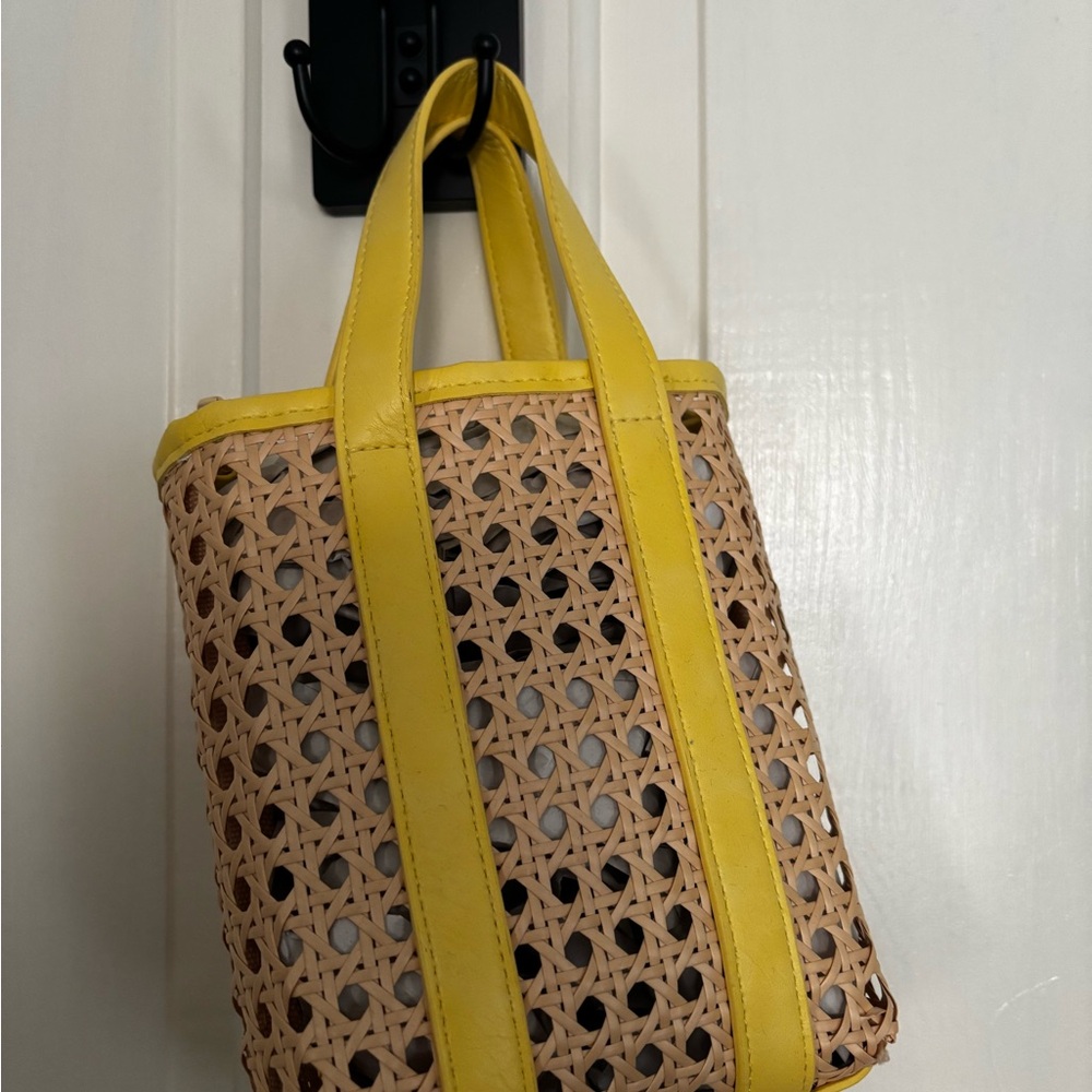 Universal Thread Yellow and Tan Open Weave Tote
